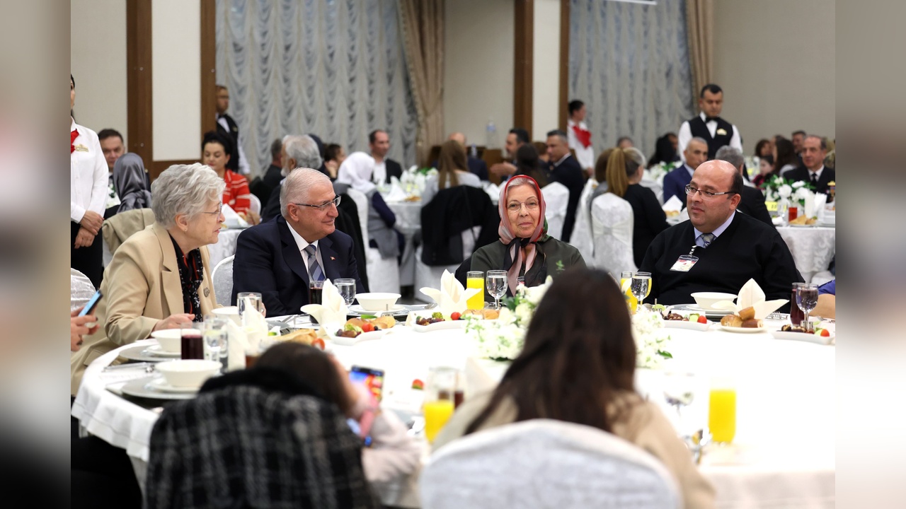 Bakan Güler, İftar Sofrasında Şehit Aileleri ve Gazilerle Buluştu