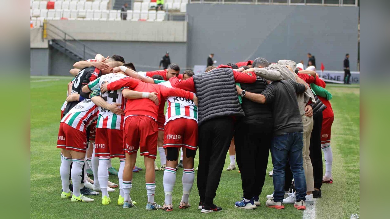 Karşıyaka, Anadolu Üniversitesi'ni 4-2 Mağlup Etti
