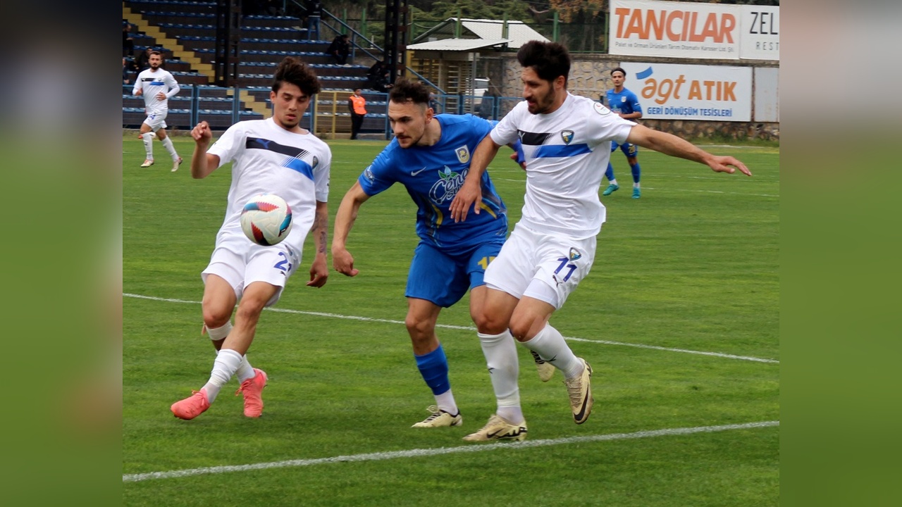 Karacabey Belediye Spor, Derincespor'u 1-0 Mağlup Etti