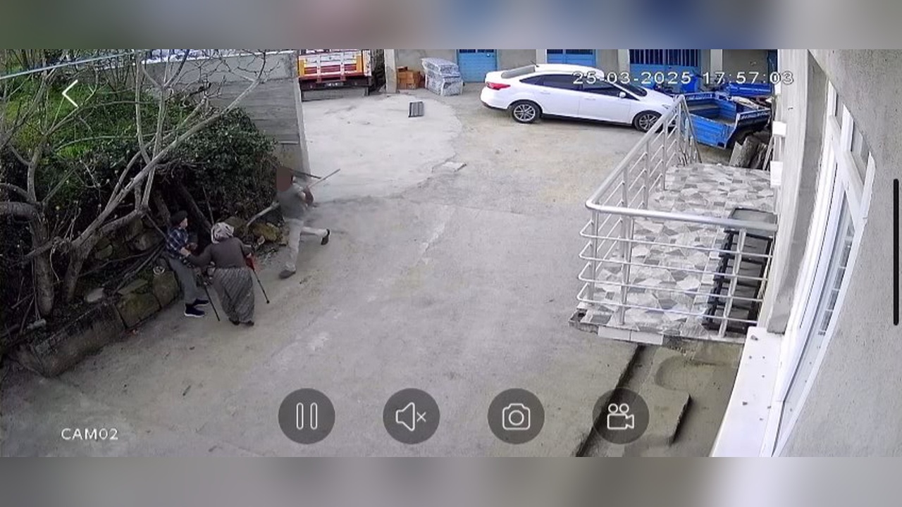 Dayısına Saldıran Genç, Kürekle Yere Düşürdü