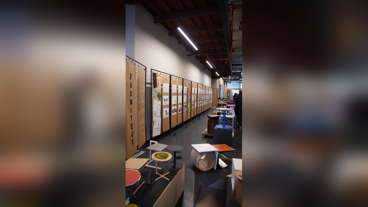 İstanbul Kent Üniversitesi'nde İç Mimarlık Öğrencilerinin FURNITECT Sergisi Açıldı