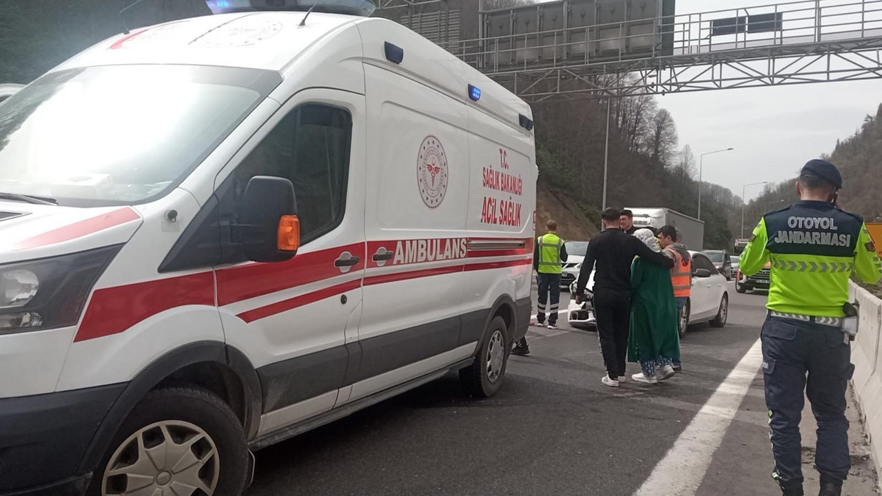 Bolu'da Trafik Kazası: Dört Kişi Yaralandı
