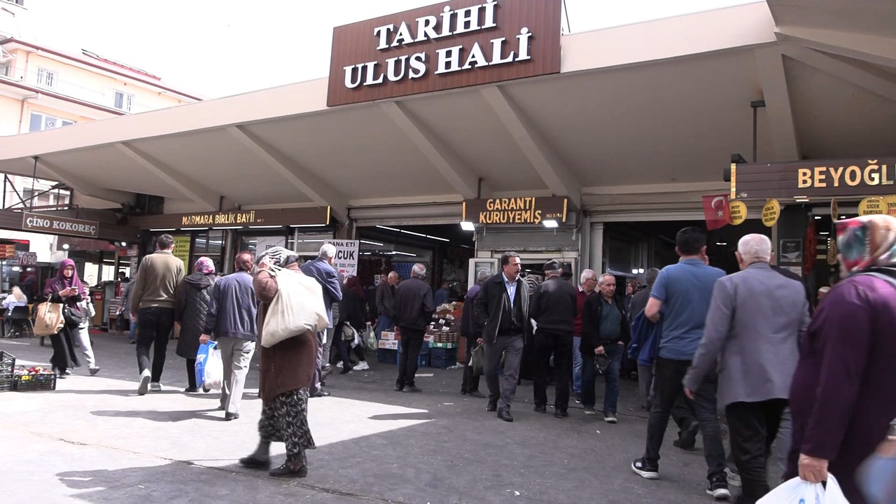 Ulus Hali'nde Bayram Alışverişi Yoğunluğu Gözlemlendi
