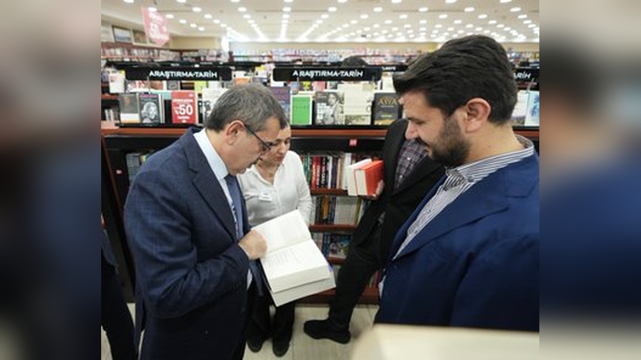 Bakan Tekin'den Özgür Özel'e Eleştiri