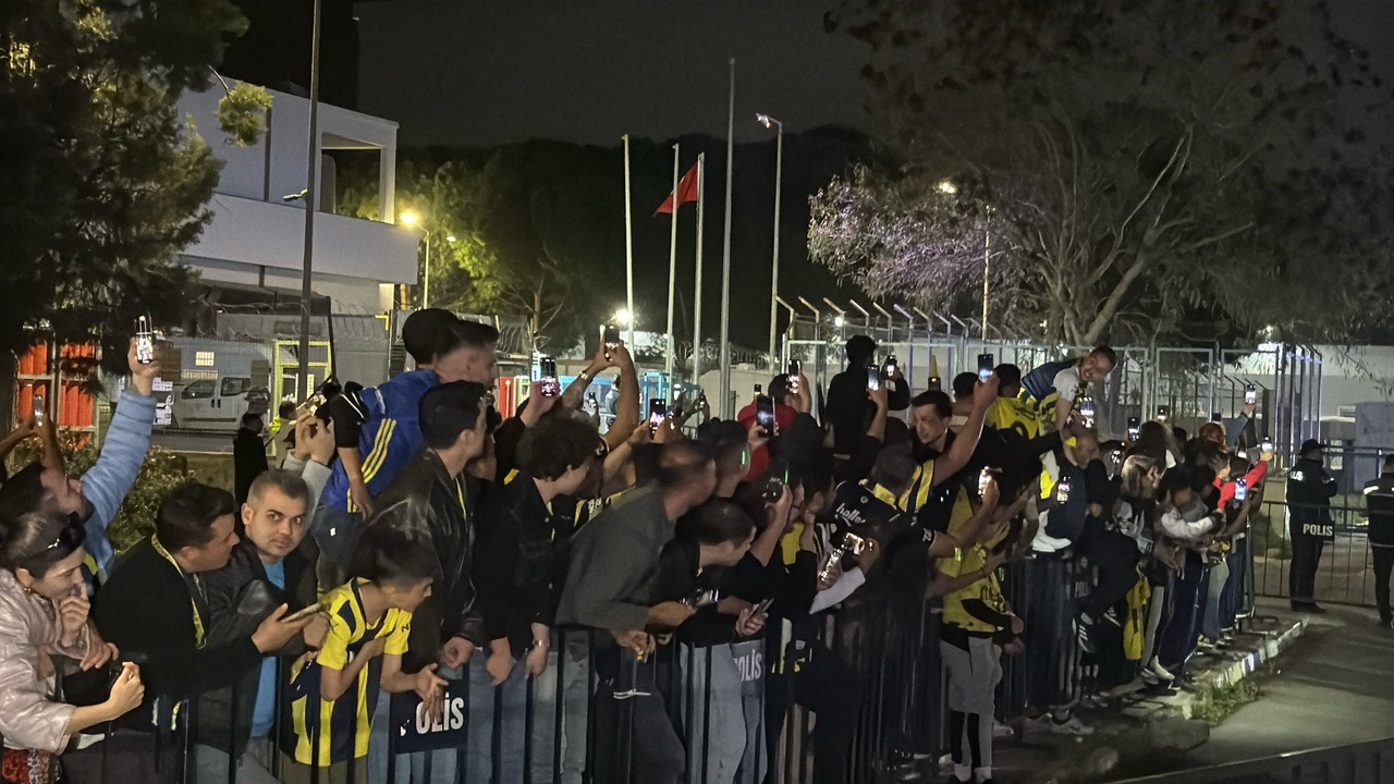 Fenerbahçe, Bodrum'da Taraftarlarıyla Buluştu