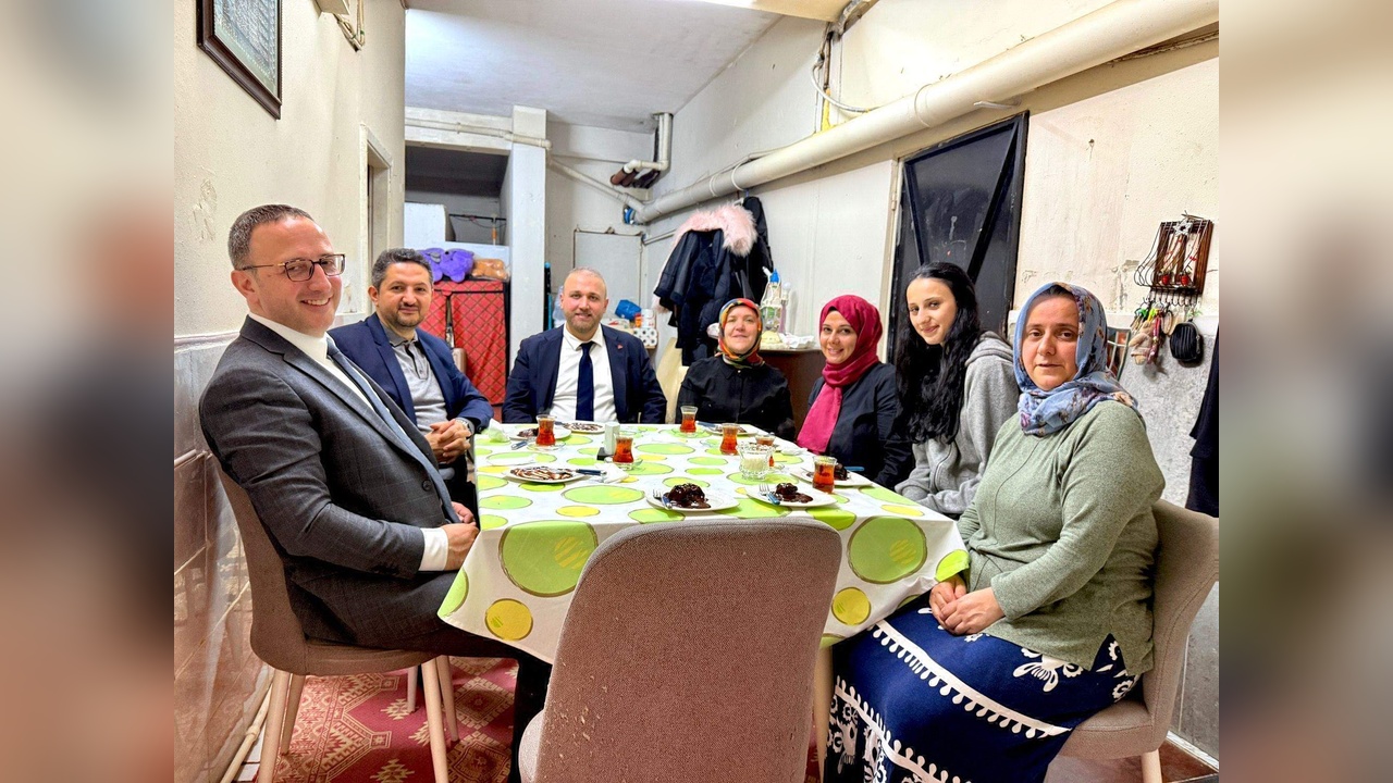 AK Parti İstanbul Teşkilatları, 12 Bin Haneyi Ziyaret Etti