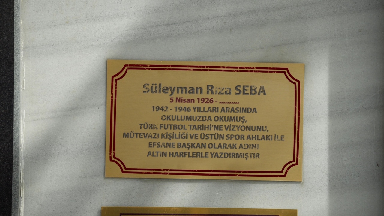İnci Taneleri, Süleyman Seba İçin Saygı Duruşunda Bulundu