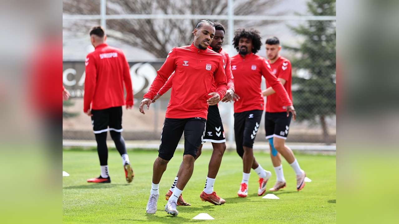 Sivasspor, Adana Demirspor ile karşılaşmaya odaklandı