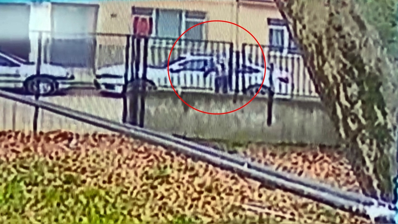 İki Şüpheli, Buldukları Anahtarla Otomobil Çaldı