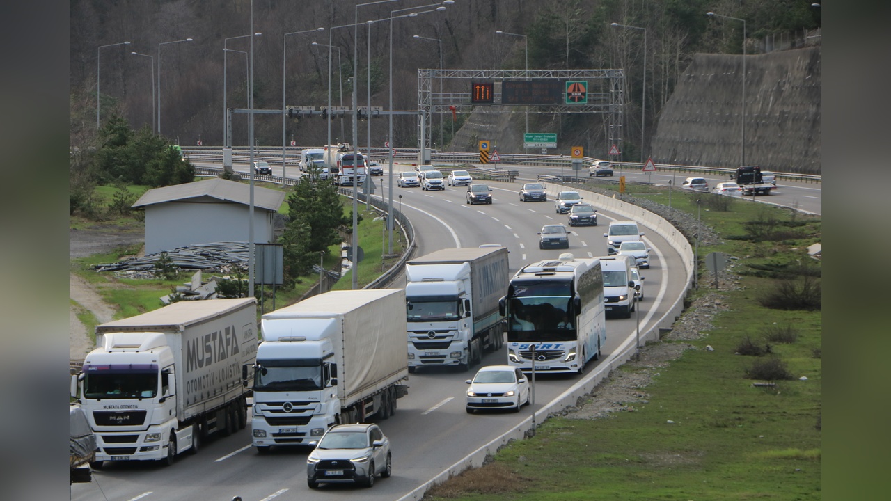 Bolu Dağı'nda Bayram Trafiği Yoğunlaştı