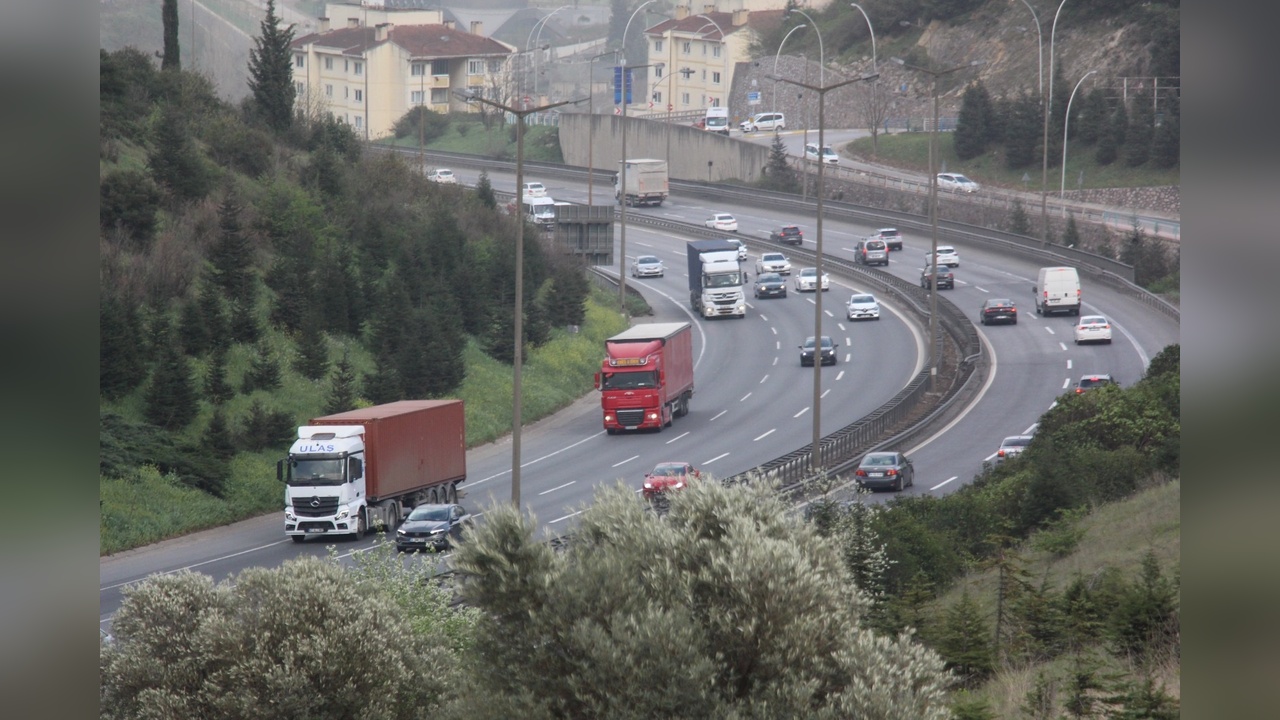 Kocaeli'de TEM Otoyolu'nda Akıcı Trafik Görüldü