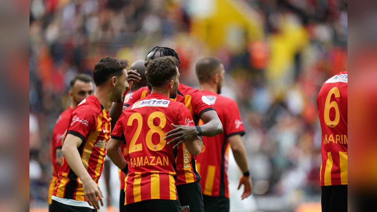 Kayserispor, Atakaş Hatayspor'u Farklı Geçti