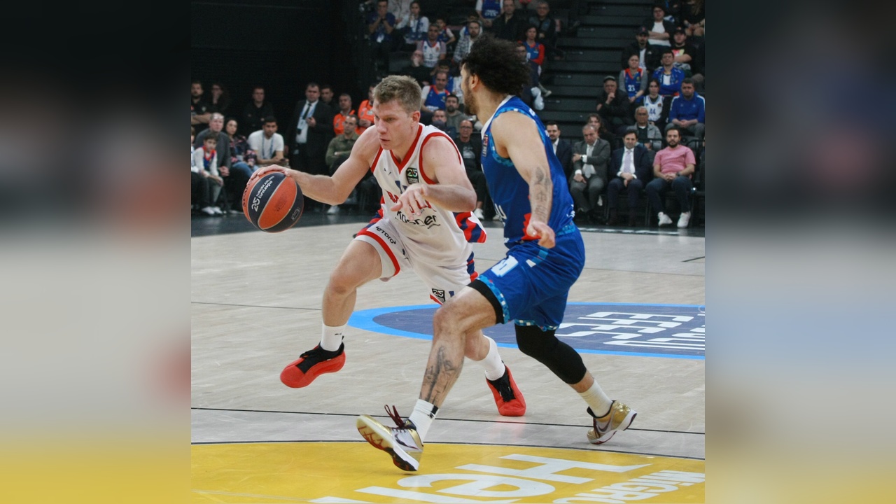 Anadolu Efes, Maccabi Tel Aviv'i Zor Bir Maçta Geçti