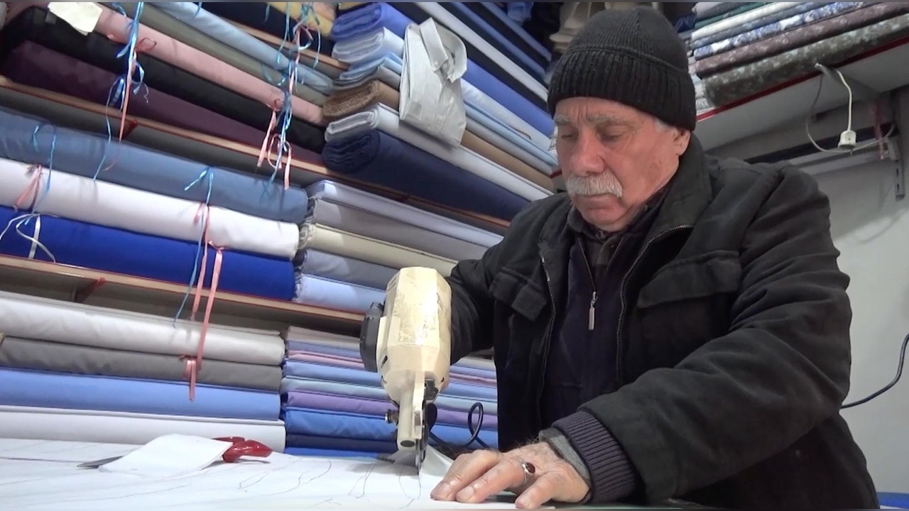 61 Yıldır Gömlek Diken Reşat Usta'nın Hikayesi