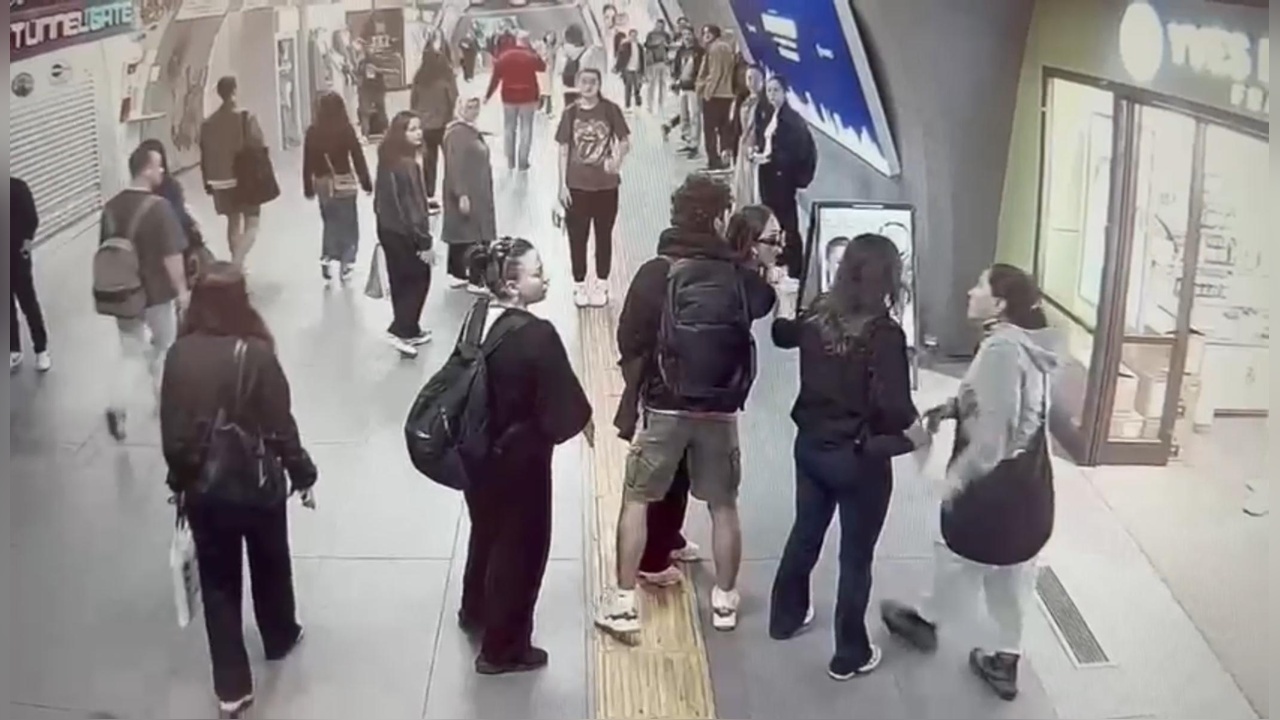 Gayrettepe Metrobüs İstasyonu'nda Kavga: Kadın Aşağı Düştü