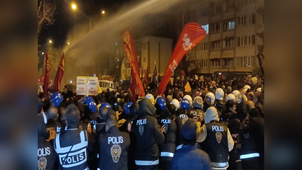 Bursa'da Protesto Gösterileri Nedeniyle 19 Kişi Gözaltına Alındı
