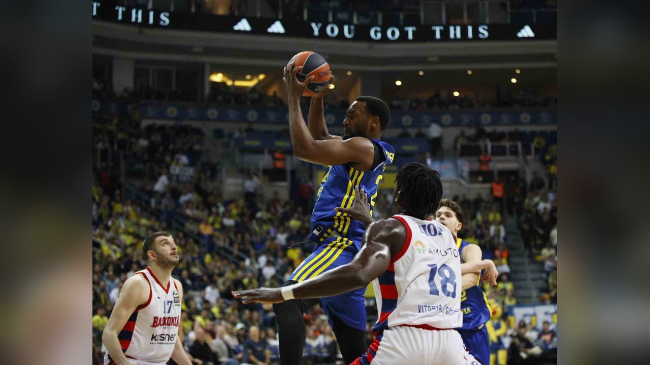 Türk Takımları THY Euroleague'de Çift Maç Haftasında Başarı Gösterdi