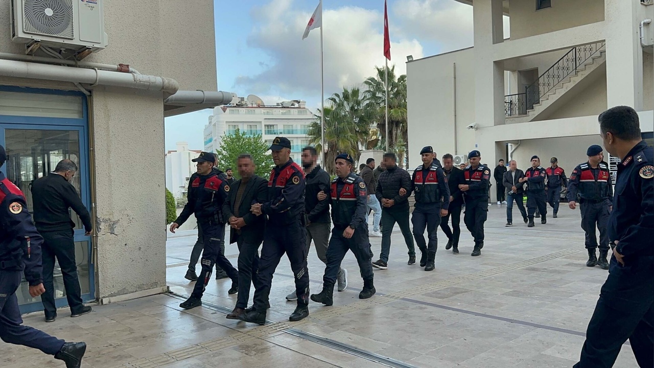 Tefecilik Operasyonunda 8 Kişi Tutuklandı