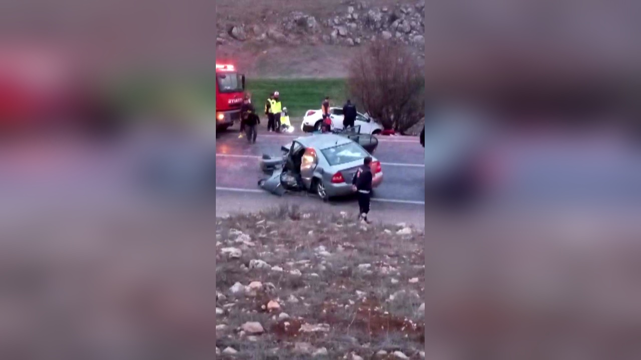 Kaza Sonucu Baba ve Kızı Hayatını Kaybetti, Dört Yaralı Var