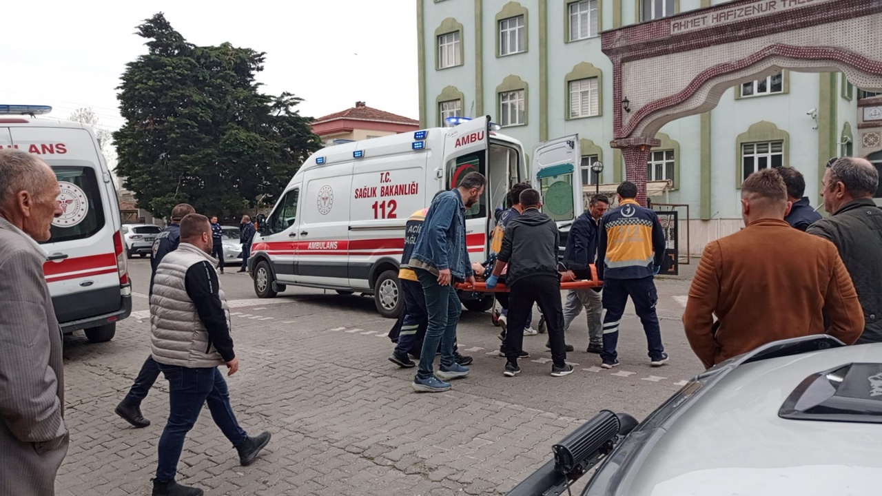 Mezarlıkta Aileler Arasında Silahlı Kavga: 4 Yaralı