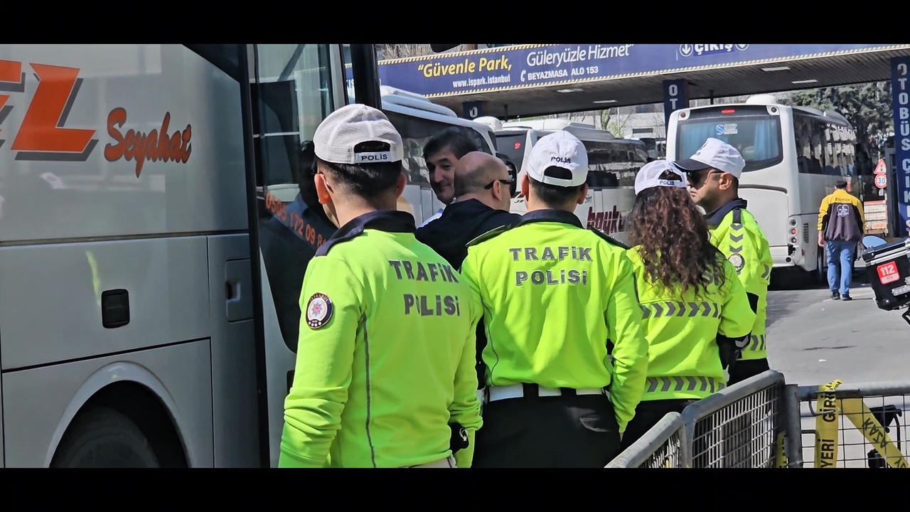 Bayram Öncesi İstanbul Otogarında Otobüs Denetimi Gerçekleştirildi