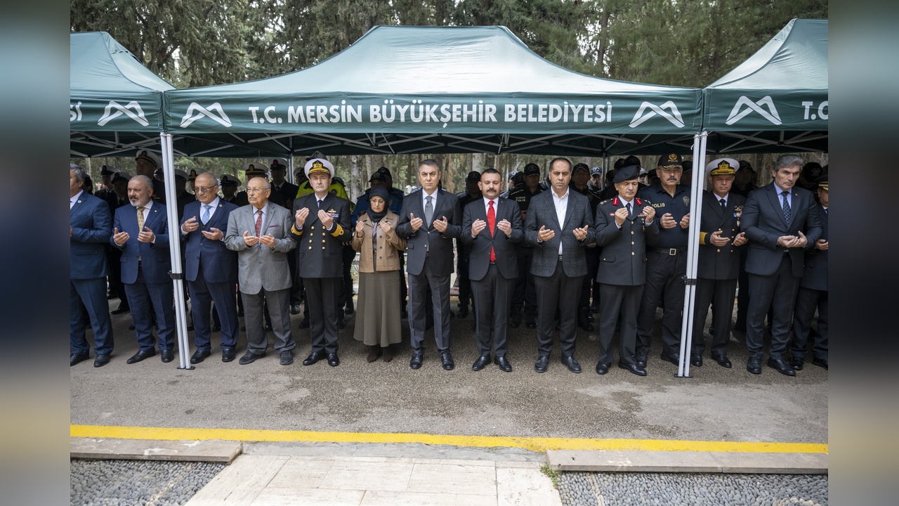 Mersin Şehitliği'nde Duygusal Bayram Ziyareti Gerçekleşti