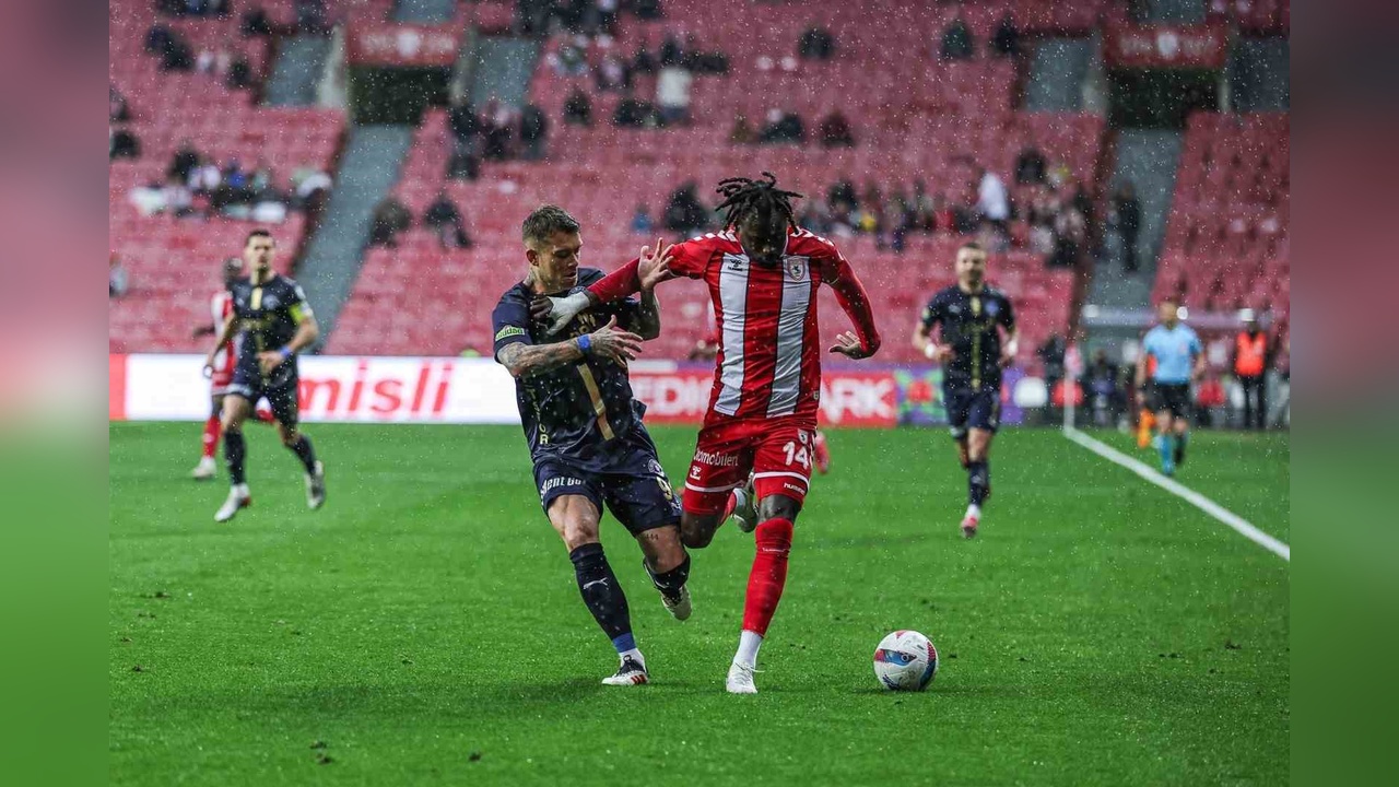 Samsunspor ve Kasımpaşa İlk Yarıda Beraberlikte Kaldı