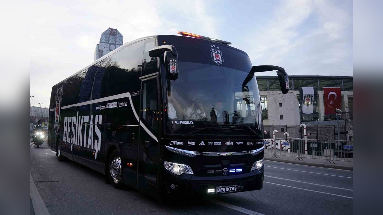 Beşiktaş Takımı Stadyuma Giriş Yaptı