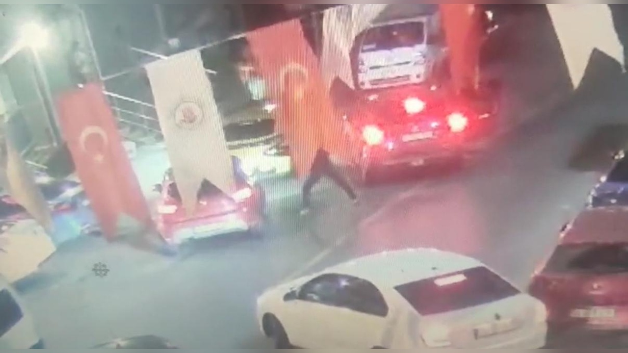 Kağıthane'de Otomatik Silah ile Suikast: 17 Yaşındaki Genç Hayatını Kaybetti