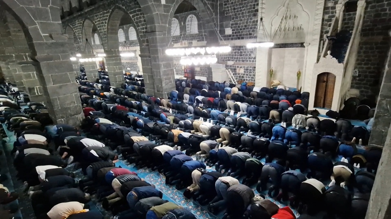 Diyarbakır Ulu Cami, Bayram Namazı İçin Dolu Doluydu