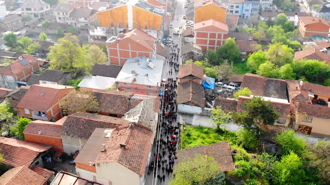 Geleneksel Bayramlaşma Etkinliğinde Uzun Kuyruklar Oluştu
