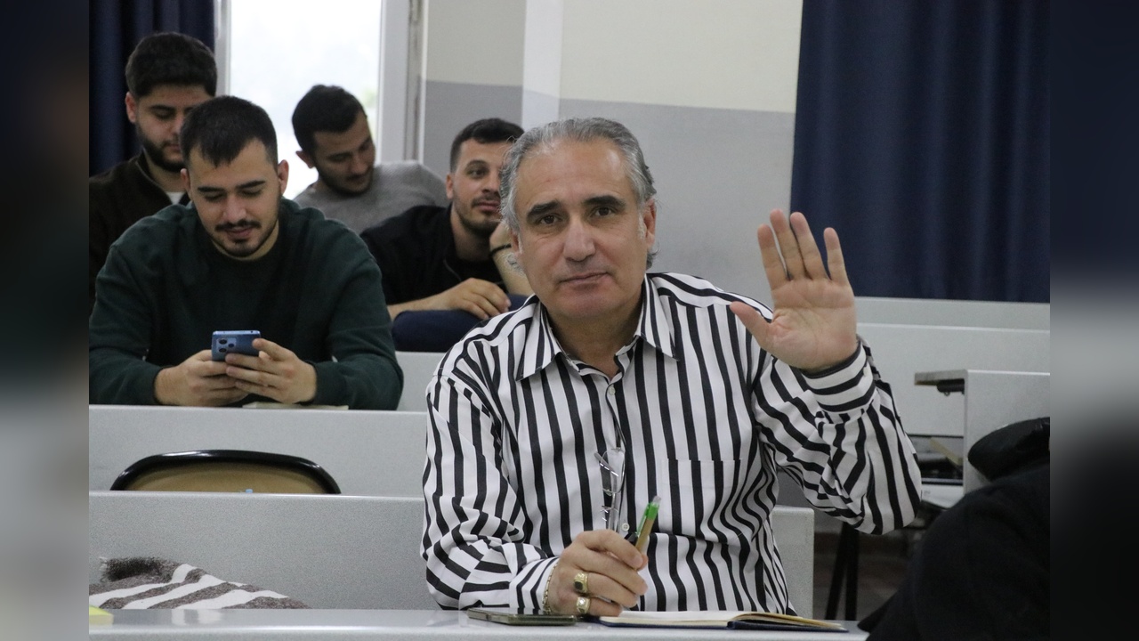 Emekli Albay ve Oğlu Aynı Üniversitede Eğitim Alıyor
