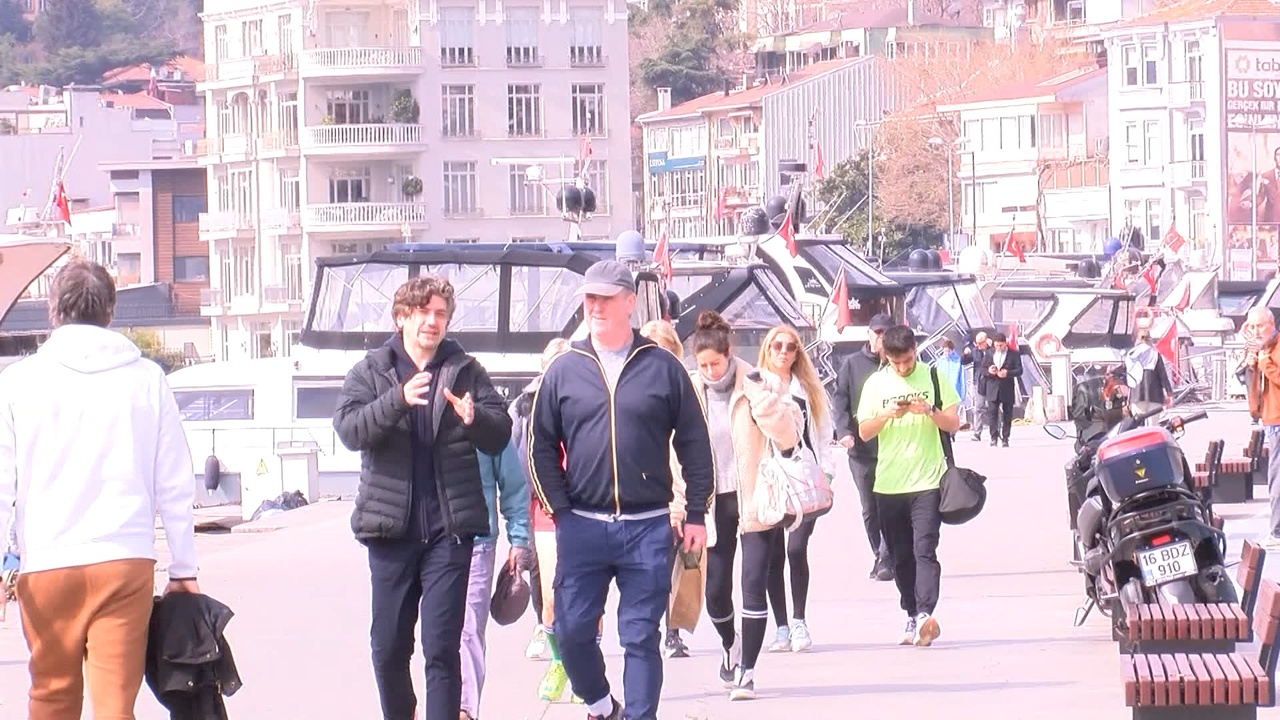 Bayramda Güneşli Hava, İstanbul Sahillerini Doldurdu