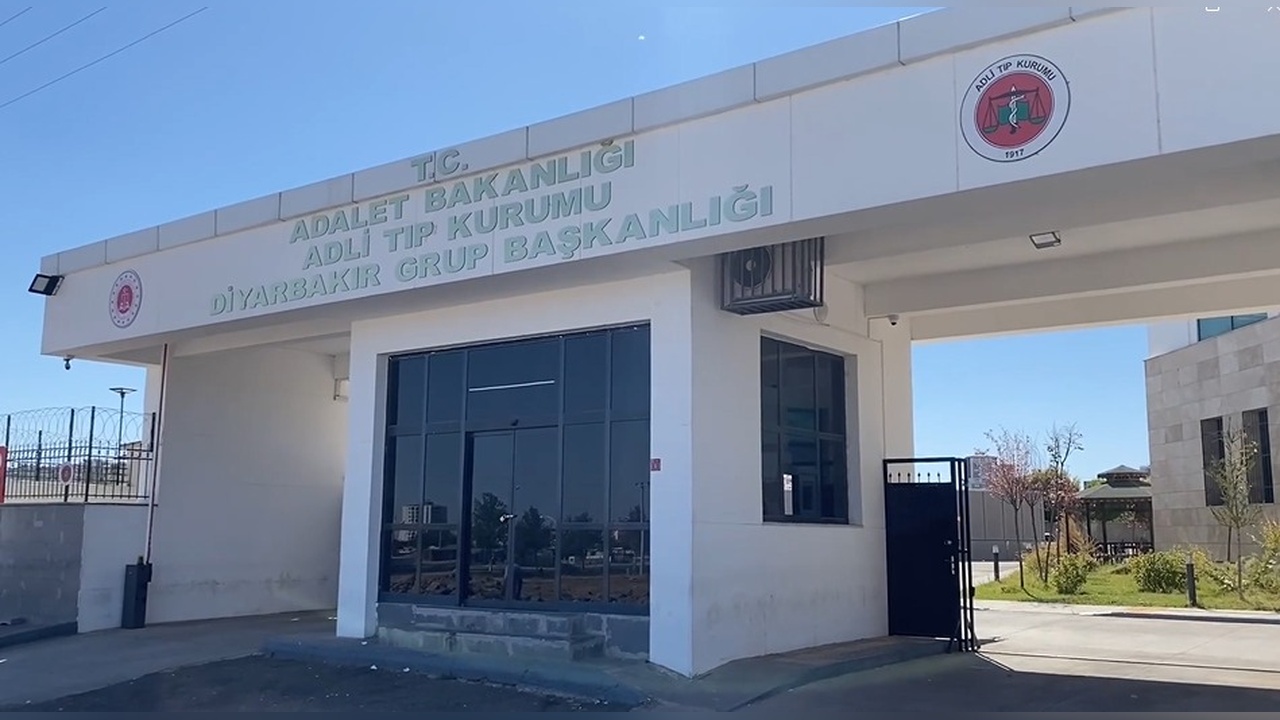 Diyarbakır'da Traktör Devrildi: 1 Kişi Hayatını Kaybetti, 4 Yaralı