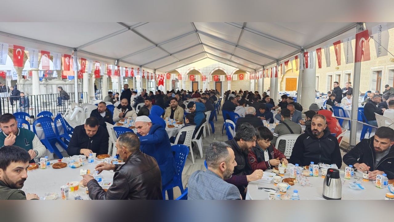 Arnavutköy'de Bayram Sofraları Kuruldu