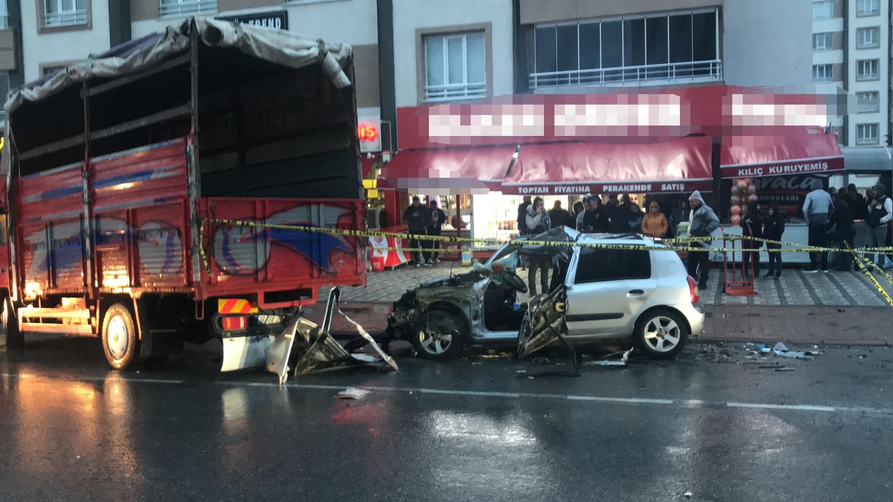 Kayseri'de Trafik Kazası: Karı-Koca Hayatını Kaybetti