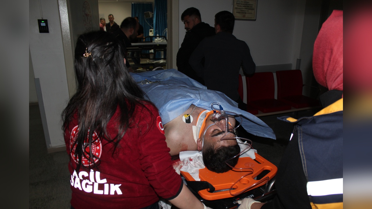 Aksaray'da Bıçaklı Kavga: İki Kişi Yaralandı
