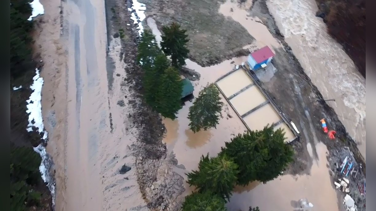 Trabzon'da Sel Felaketi: Alabalık Tesisleri Su Altında Kaldı