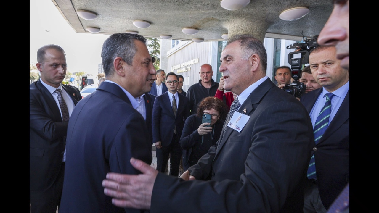 Özgür Özel, İBB Bayramlaşma Programında Bir Araya Geldi