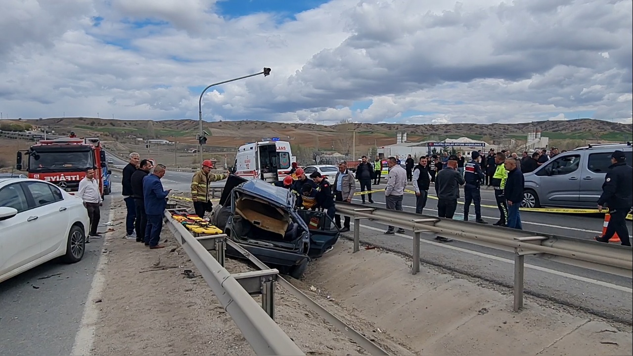 Kırıkkale'de Trafik Kazası: 1 Kişi Hayatını Kaybetti, 6 Kişi Yaralandı
