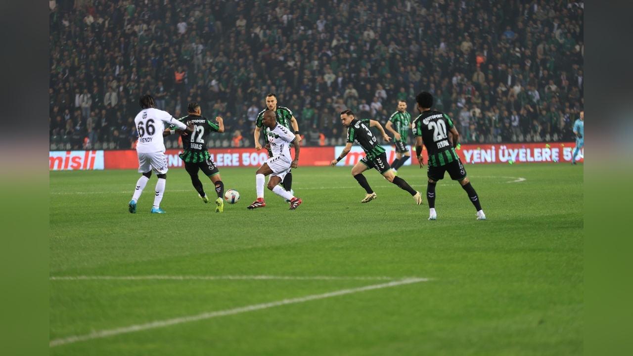 Kocaelispor, Sakaryaspor'u 3-1 Mağlup Etti