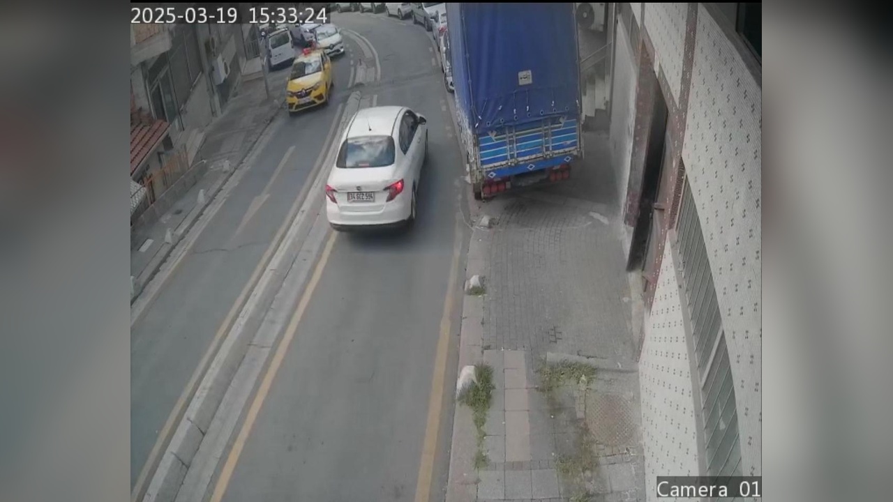 Kağıthane'de Trafik Kazası: Kadın Hayatını Kaybetti