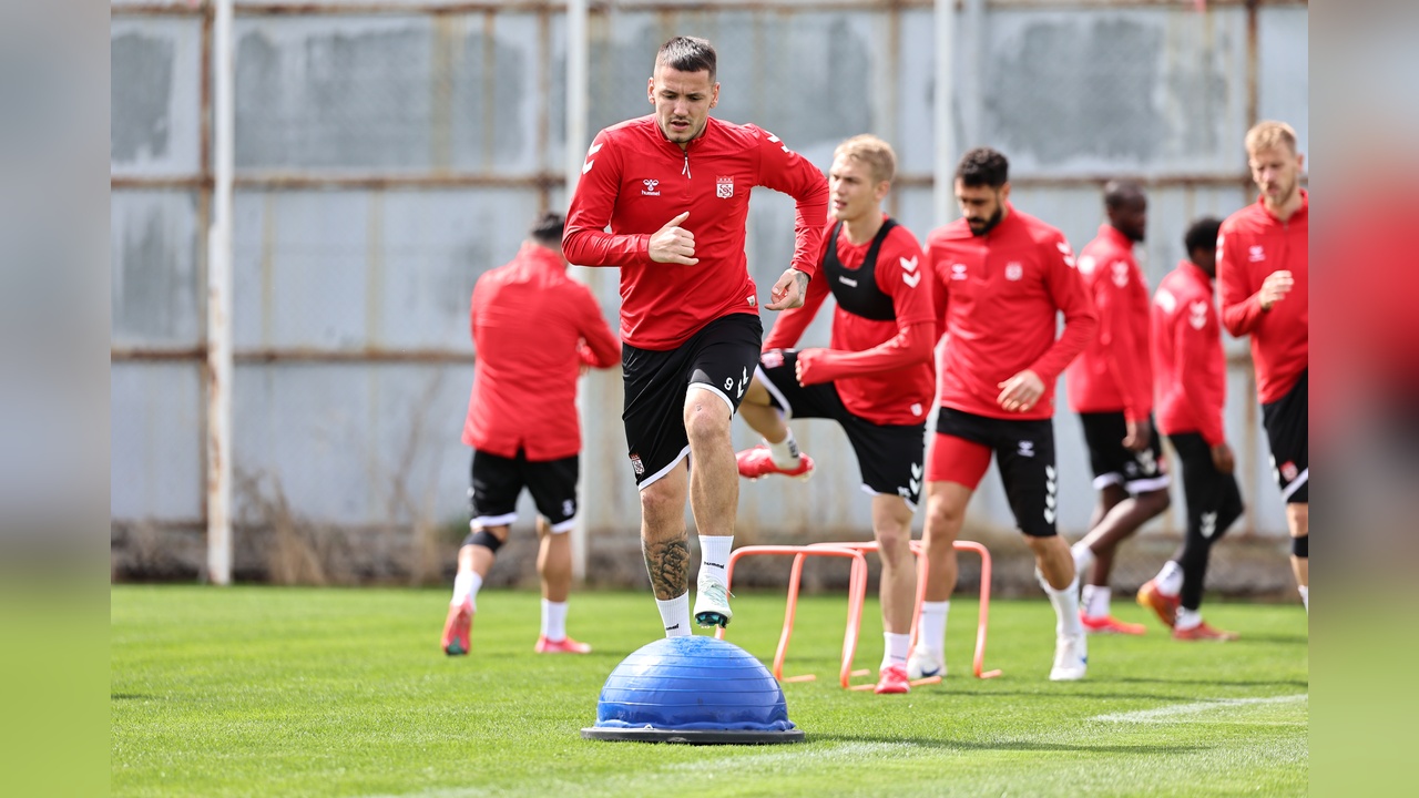 Sivasspor, Çaykur Rizespor Maçına Hazırlıklarını Devam Ettiriyor