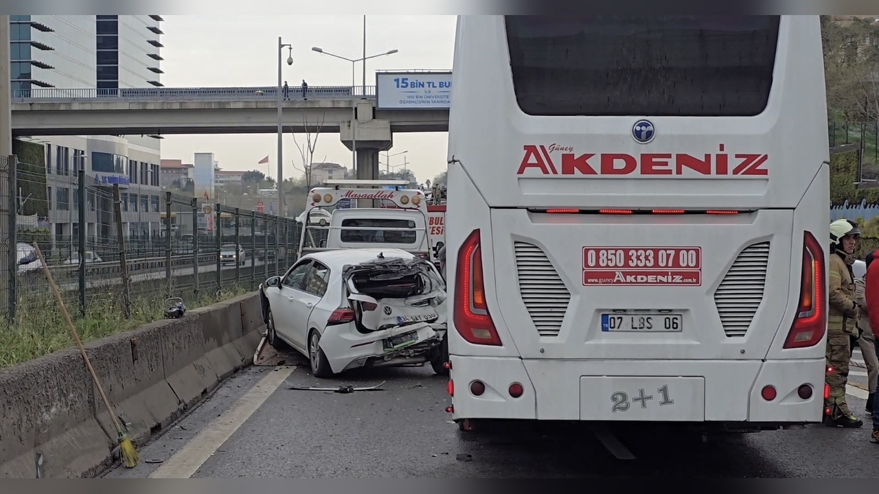 Üsküdar'da D-100 Karayolu'nda Zincirleme Kaza: 3 Yaralı