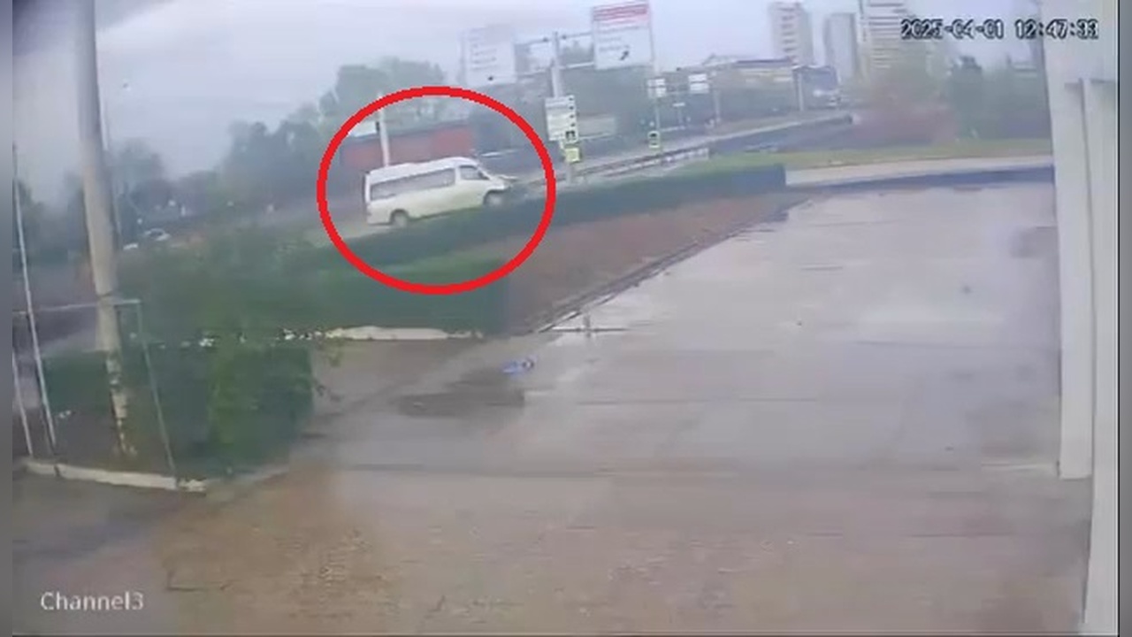 Minibüs Devrildi: 2 Yaşındaki Tuğsem Hayatını Kaybetti