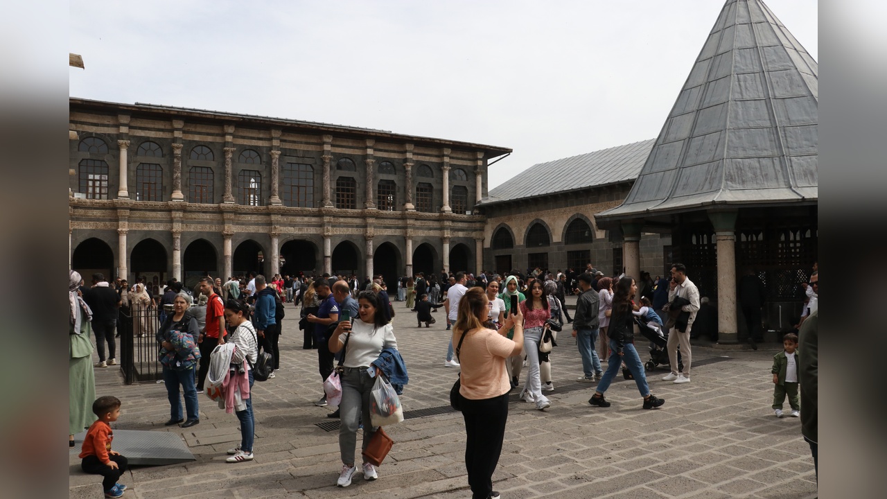 Diyarbakır'da Turist Yoğunluğu: Oteller Nisan Ayına Kadar Dolu