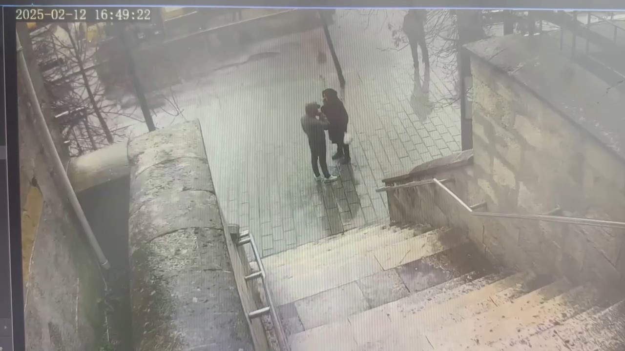 İstanbul'da Dolandırıcılık Operasyonu: Polis Taklidi Yapan Şüpheliler Yakalandı