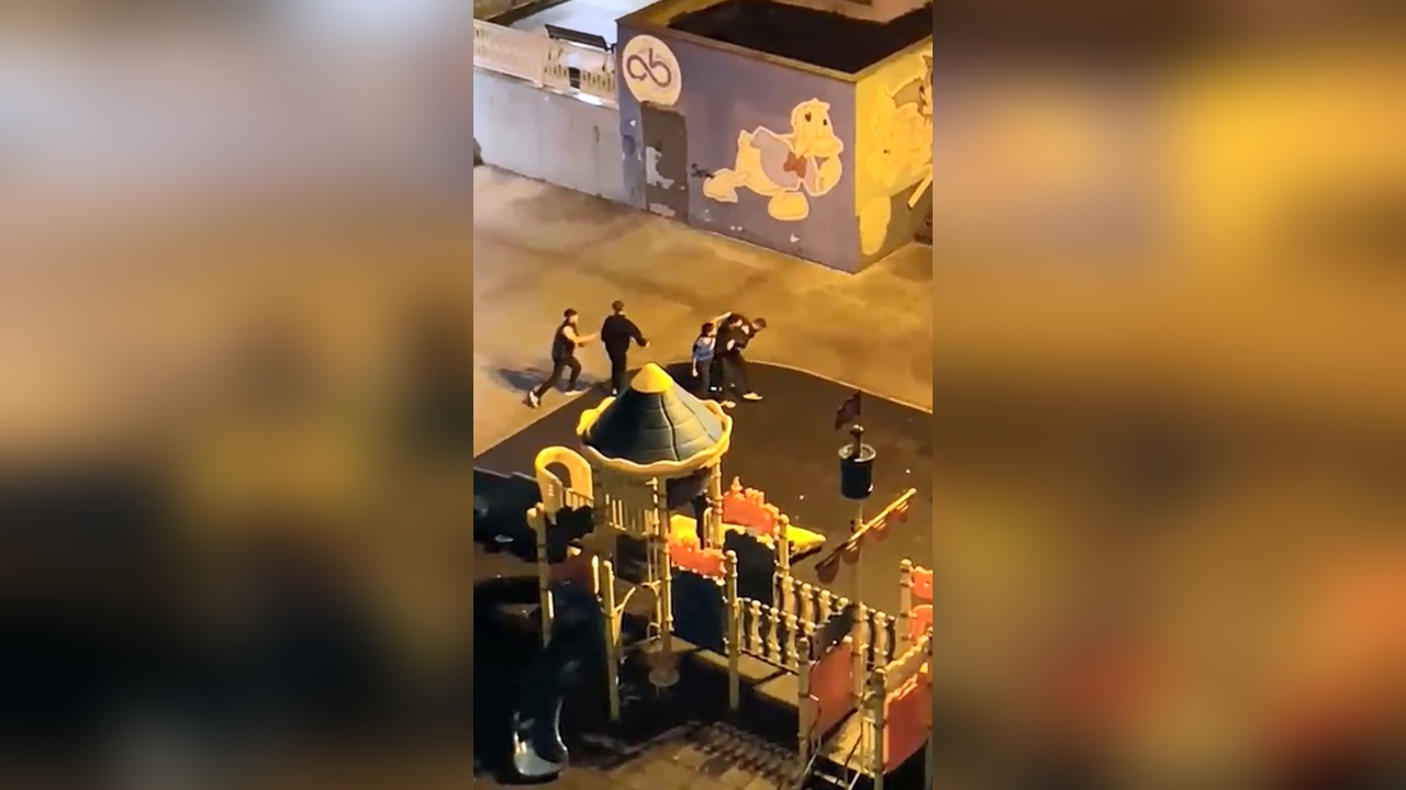 Çocuk Parkında Kavga Anları Kameralara Yansıdı