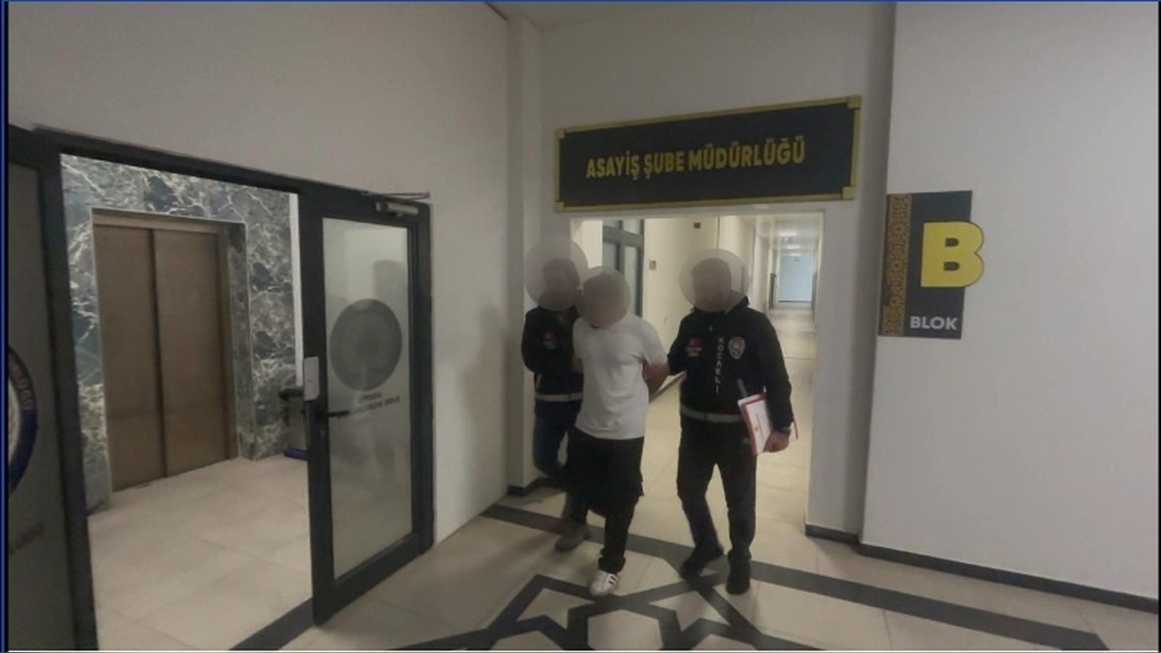 Ev Önünde Bıçaklama Olayında Şüpheli Tutuklandı