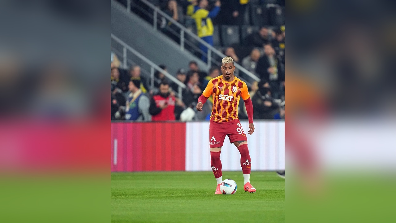 Galatasaray'ın Fenerbahçe ile Oynadığı Maçta Dikkat Çeken Detaylar